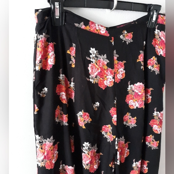 Rock&Roll Cowgirl Floral Wide Leg Pants - Picture 3 of 7